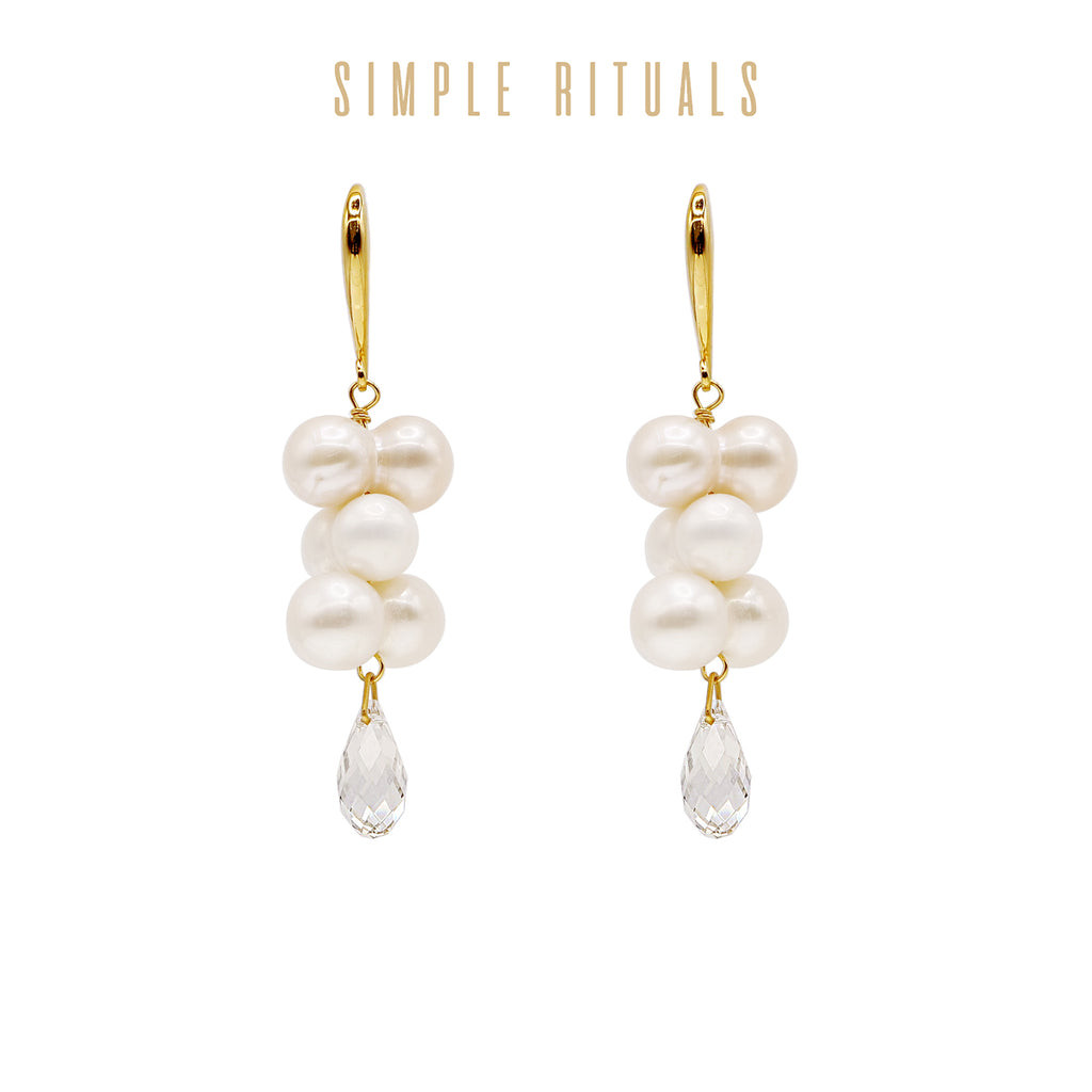 23FW [ Morning Dew ] Crystal and Natural Pearls earrings