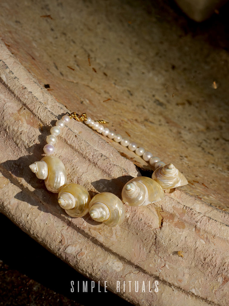 23FW [ Sea Moonlight ] Conch Pearl Necklace