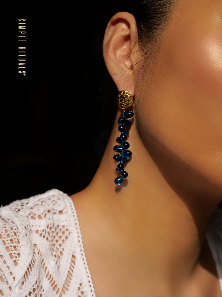 [Ramo di Elaia] Blue Drops glass Goddess earrings