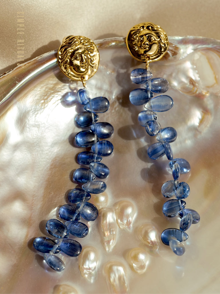 [Ramo di Elaia] Natural Kyanite gemstone Goddess earrings