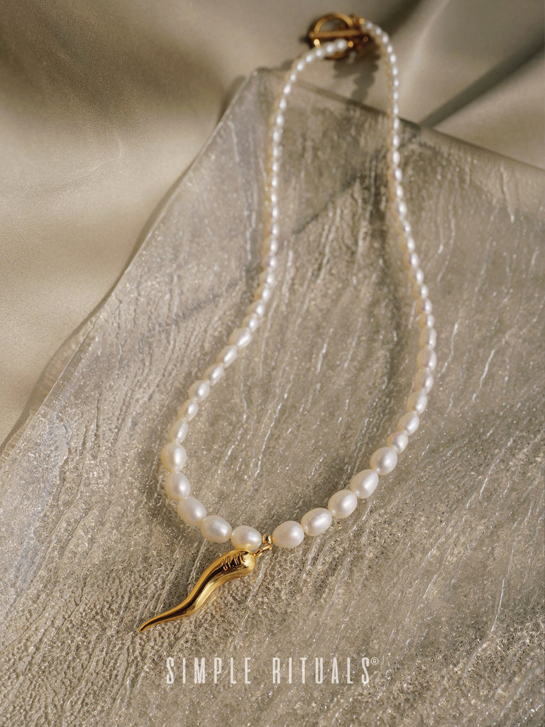 [Cornetto della Fortuna ] Freshwater Pearl Necklace