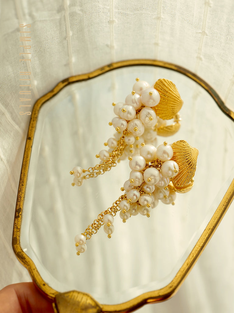 23SS [ Birth of Venus ] Seashell design charm Pearl Earrings